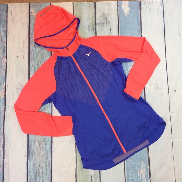 mizuno breath thermo hoody